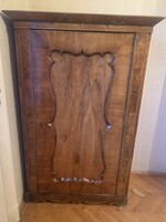 Gyönyörű Biedermeier ruhásszekrény 163 cm