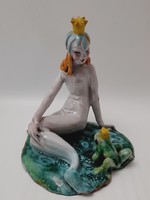 Zilzer Hajnalka királylány békával kerámia szobor, 11 cm