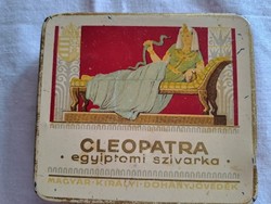 Kleopátra egyiptomi szívarkás doboz a Magyar Királyság idejéből pléhből