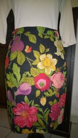 Great piece.-Floral skirt with 2 pockets bardehle s-m