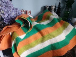 Árzuhanás - Nagy méretű, szép színű, csíkos 240 x 160-as vintage holland 100% gyapjú takaró