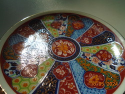 Imari, with bulging painting, lively sparkling colors, small Japanese decorative bowl