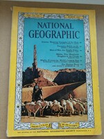 4 db. National Geographic, 1963 márciusi, 1964 decemberi, 1972 novemberi, 1973 januári számok.