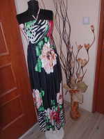 Flower print maxi dress made of elastic material
