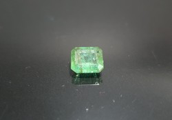 Brazilian emerald 2.73 carats. With certification.