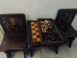 Eladó egyedi fa faragású sakk asztal+faragott figuràk