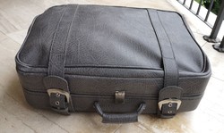 Retro szürke bőrönd 2 kerékkel