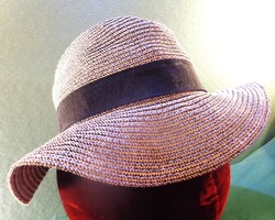Women's hat: size m/l