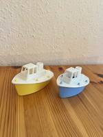 Retro tradable plastic toy ship
