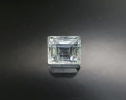 Aquamarine step cut 13.83 Carats. With certification.