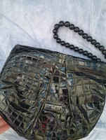20 cm átmérőjű Armani fekete táska belevarrott  onix karkötő fogóval