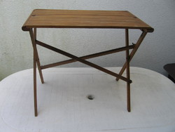 Retro összecsukható fa kisasztal