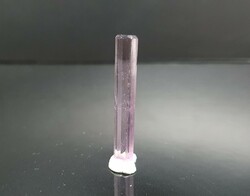 Kunzite crystal 13 carats. With certification.