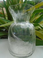 Kosta egyedi kézzzel készült különleges üvegváza, fodros szélű, zsák stílusban