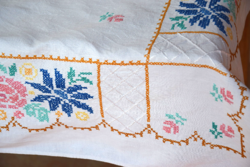 Régi Népi Hagyományőrző Nagy Len Vászon terítő asztalterítő abrosz kézzel hímzett 148 x 122