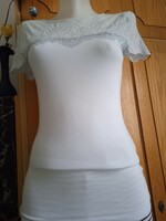Világoskék sztreccs csipkebetétes H&M top