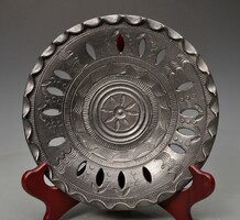 HJ Mohács - Horváth János fazekas falitálja - 22,5 cm, fekete kerámia 1940 körül