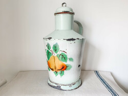 Régi vintage zománcozott kanna, kanta tetővel, népi kerti dekoráció