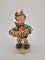 Hummel Goebel figura 185 zenélő fiú akkordionnal TMK2 15cm