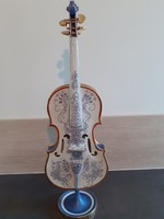 SZÁSZ ENDRE KÉK SZÍNÜ PORCELÁN HEGEDŰ HIBÁTLAN ÁLLAPOTBAN