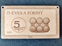 Reliq XS tálca az F O R I N T betűs 5 forint sornak