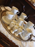 Sok darabból álló hófehér porcelán készlet kedvező áron!