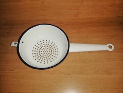 Régi, nyeles, fehér zománcos fém szűrő, tésztaszűrő (2p)