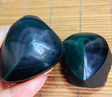 Szivárvány obszidián pattintott csiszolt  talizmánkő 4x5 cm es szívkő
