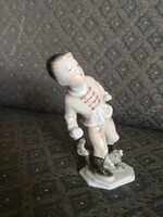 Herendi porcelán, Hógolyózó fiú cicával