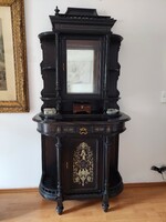 Boulle kastély vitrin ritka monogrammos betéttel