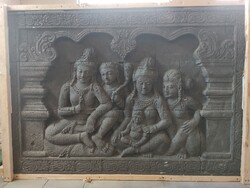 Hatalmas keleti dombormű a jávai Borobudur egyik jelenetével.
