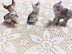 Kutyák, Csak ez van meg! kutya érdekesen lógó nyelvvel, porcelán nippek, díszek kicsiben