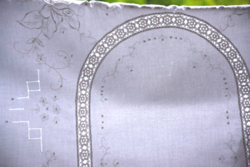 Régi Hatalmas csodás hímzett horgolt betétes azsúros ünnepi nagy terítő asztalterítő abrosz 163x125