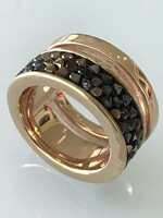 Arany bevonatú,  kétsoros karikagyűrű metálfényű kristályokkal, 17 mm belső átmérő