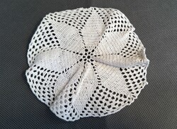 Horgolt  csipke terítő kézimunka , porcelán alá  14 cm