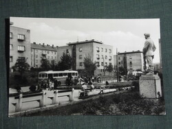 Képeslap, Komló ,Tér részlet,MÁVAUT buszmegálló, állomás,IKARUS autóbusz,bányász szobor, 1962-