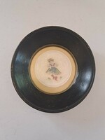 Art Deco kör alakú fa keret eredeti tűgobelin jelenettel
