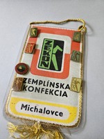 Szovjet régi zászló+ jelvények