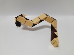 Kisméretű bűvös kígyó játék, Rubik