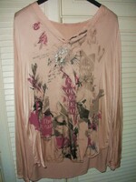 Selyem tartalmú felső