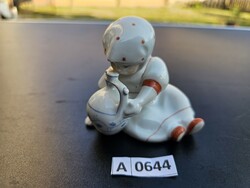 A0644 Zsolnay Annuska korsóval