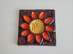 Retro mid century virág motívumos kerámia kép fali dísz narancssárga szirmokkal