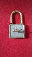 Régi tuto lakat ,(nem működik)Mérete: 9x4 cm.