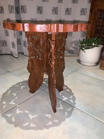 Faragott rózsafa csontberakásos asztal (40-cm)