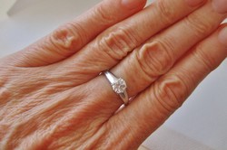 Akció! Szép ezüst szoliter gyűrű 0,84ct moissanit gyémánttal