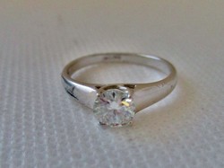 Akció! Szép ezüst szoliter gyűrű 0,84ct moissanit gyémánttal