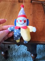 Bohóc textil plüss figura, alkudható