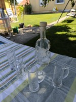 Retro üveg italos készlet eladó! Díszüveg + 4 db pintes pohár eladó!