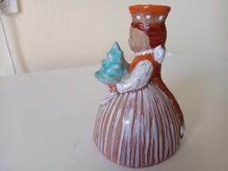 Illés László kerámia, kislány karácsonyfával, gyertyataró