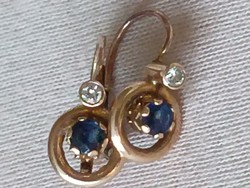 0,50ct,5mm zafír 0,10ct brill/db,3 mm csiszolt gyémánt 14 ct arany farkas fejes jelzett fülbevaló